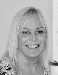 Mette Hansen, Administrativ medarbejder