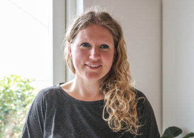 Dropfodsstimulator (FES) hjalp Mona tilbage på sporet